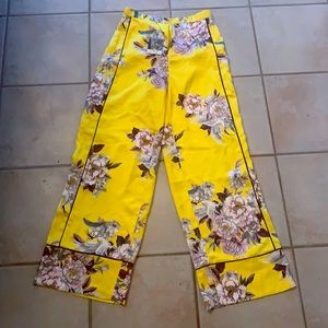 Topshop Yellow Satin feel floral pants size US 4